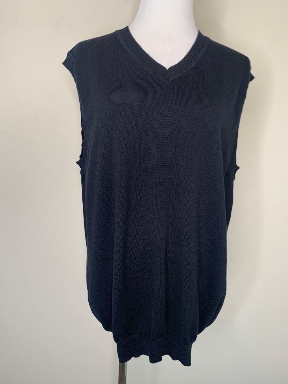 Devon & Jones Black Lightweight Sweater Vest Sz Medium Cotton